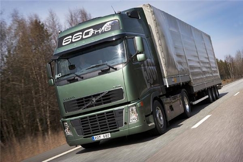 Volvo shows off anti-collision system for semi trucks