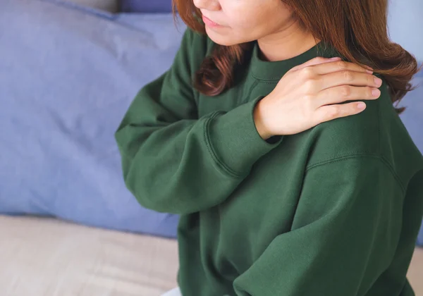Symptoms of Shoulder Pain & Rotator Cuff