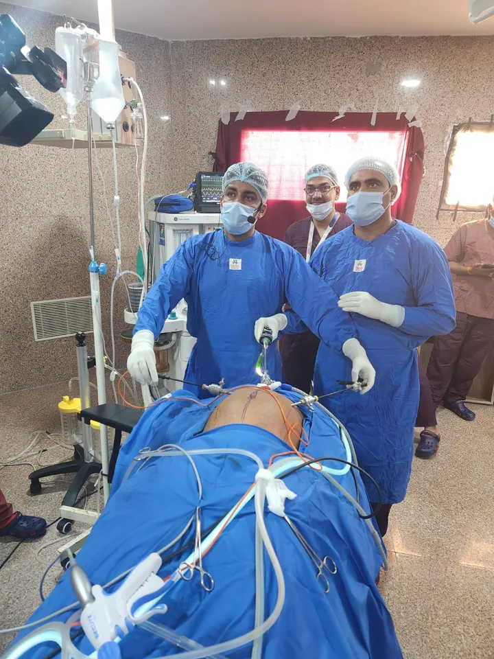 Dr. Kapoor and his team performing laparoscopic surgery in the operating theatre