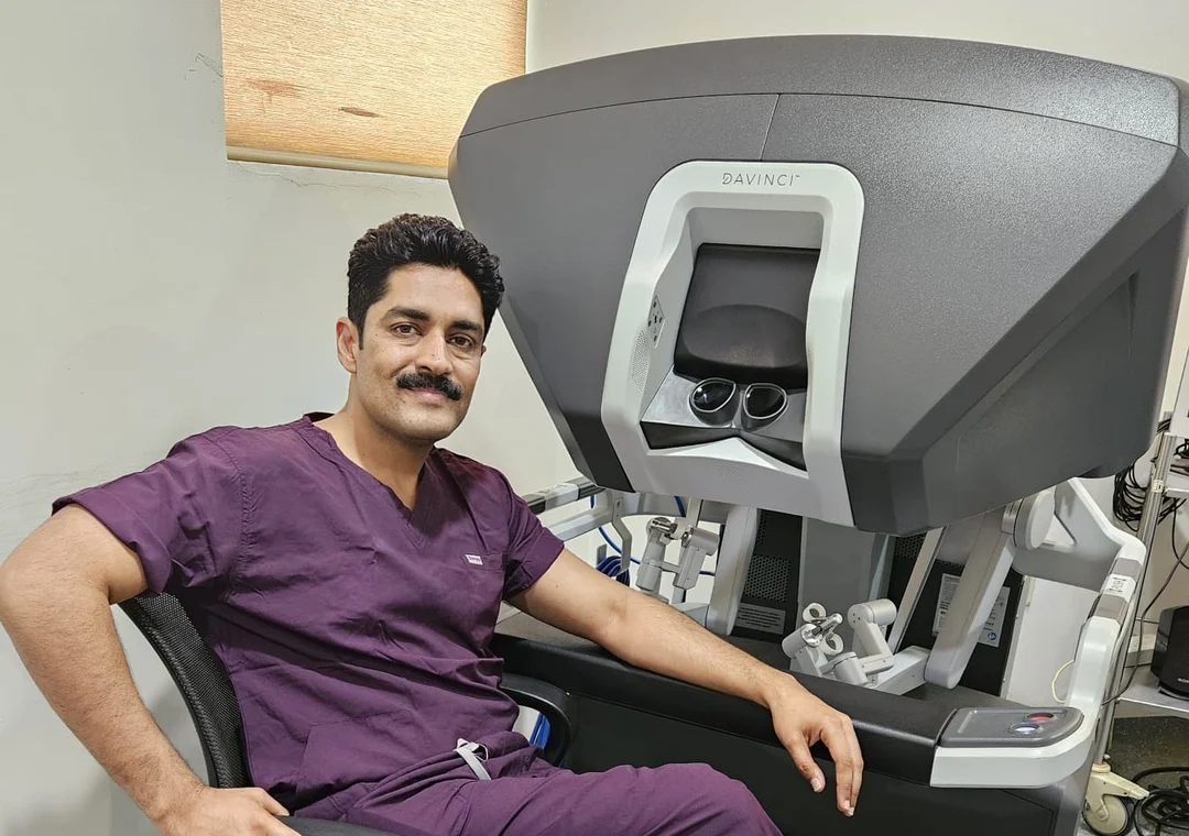 Dr. Abhimanyu Kapoor at the da Vinci robotic surgery console in Kanpur