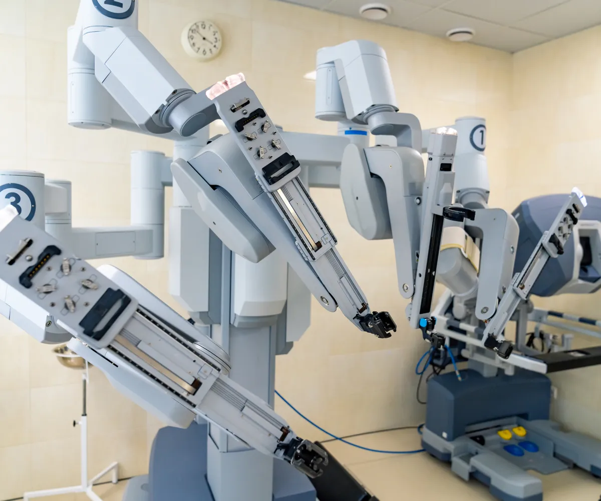 Robotic surgical system used for precision cancer surgery